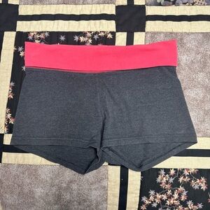 aerie Slim Gym Shorts in Charcoal with Raspberry Waistband size M